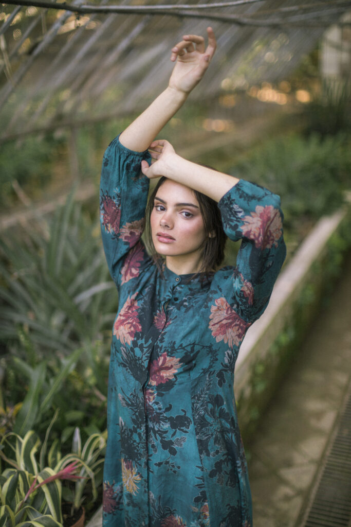 Women In Dark Green Kurti outfit